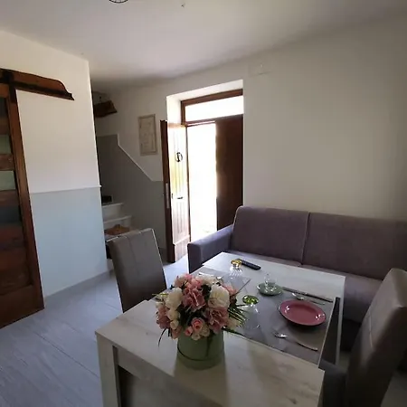 Holiday home Casa Semeria Certosa Di Padula